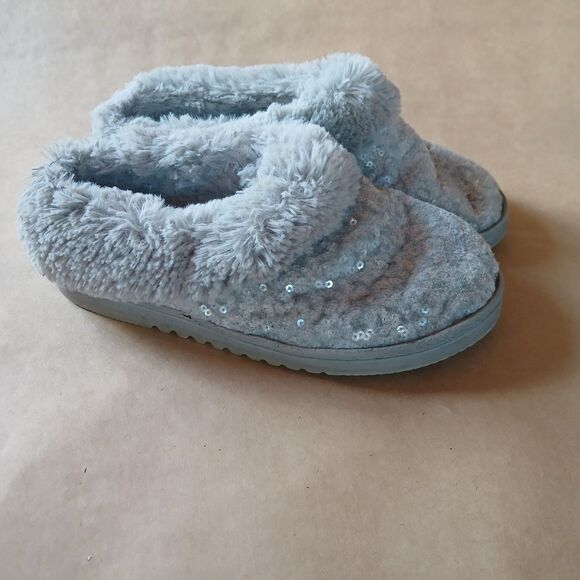 Dluxe By Dearfoams Faux Fur Slippers Ice Blue Sequins Size 7-8 - Picture 1 of 8